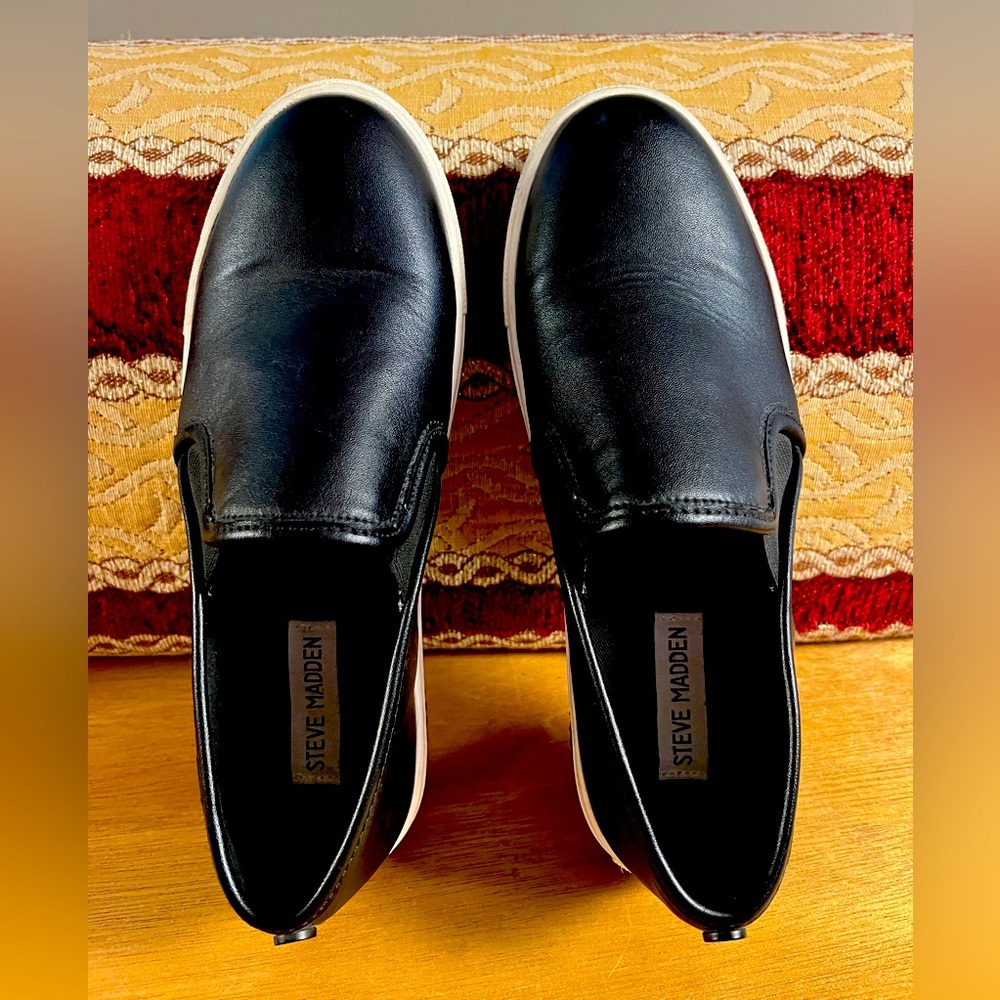 Steve Madden Gills Slip Ons   Black